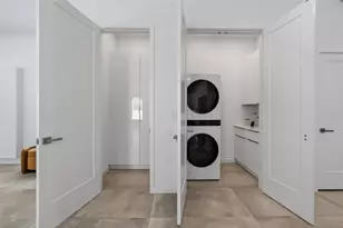 1671 Arlington St, Sarasota, FL 34239 - Photo 16