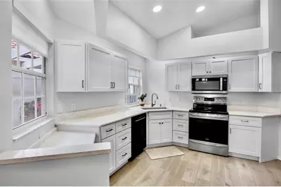 3846 Lyndhurst Court, Sarasota, FL 34235 - Photo 10
