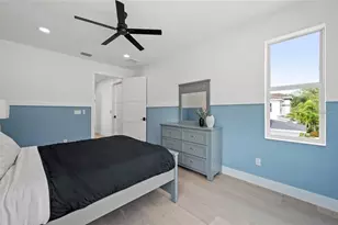 1647 Siesta Dr, Sarasota, FL 34239 - Photo 38