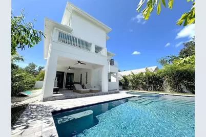 1647 Siesta Drive, Sarasota, FL 34239 - Photo 2