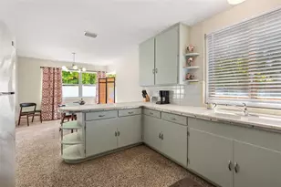 7549 Westmoreland Dr, Sarasota, FL 34243 - Photo 10