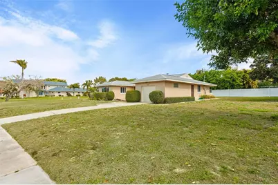 7549 Westmoreland Drive, Sarasota, FL 34243 - Photo 38