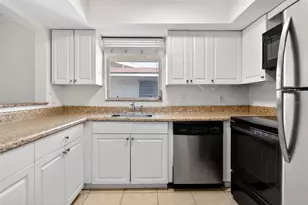 930 La Costa Cir, Sarasota, FL 34237 - Photo 14