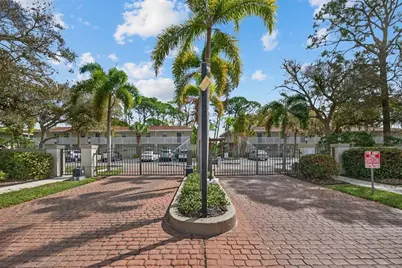930 La Costa Circle #2, Sarasota, FL 34237 - Photo 4