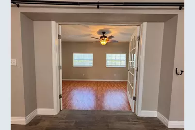 5619 Colonial Oaks Boulevard, Sarasota, FL 34232 - Photo 8
