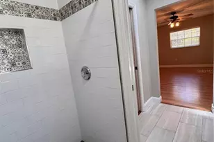 5619 Colonial Oaks Blvd, Sarasota, FL 34232 - Photo 14