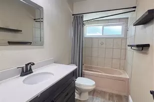 5619 Colonial Oaks Blvd, Sarasota, FL 34232 - Photo 22