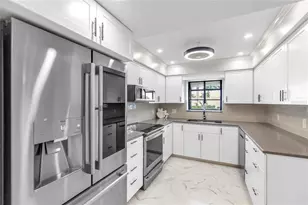 6135 Heritage Ln, Bradenton, FL 34209 - Photo 6