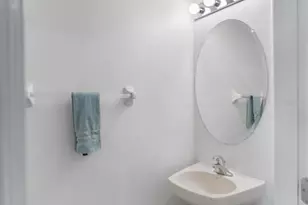 4307 Via Piedra Cir, Sarasota, FL 34233 - Photo 10