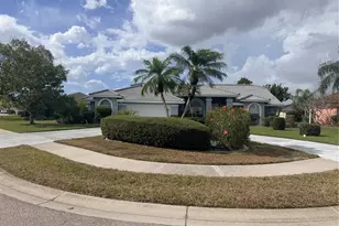 6617 7 Pines Dr, Bradenton, FL 34203 - Photo 4