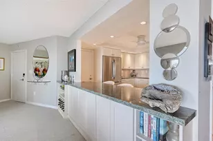 101 Benjamin Franklin Dr, Sarasota, FL 34236 - Photo 4