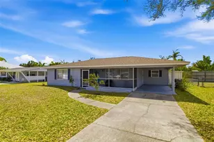 2208 Shawnee St, Sarasota, FL 34231 - Photo 4