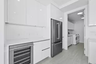 301 Quay Commons, Sarasota, FL 34236 - Photo 12