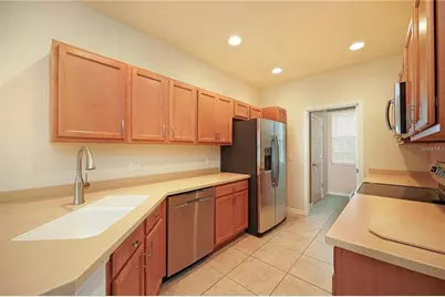 3770 82nd Avenue Circle E #103, Sarasota, FL 34243 - Photo 12