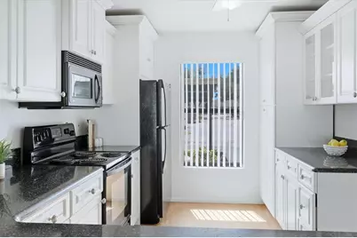 2721 60th Avenue Drive W #B, Bradenton, FL 34207 - Photo 12