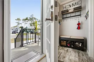 171 Crown Point Dr, Nokomis, FL 34275 - Photo 2