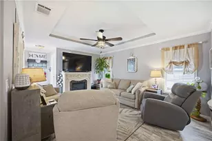 171 Crown Point Dr, Nokomis, FL 34275 - Photo 4