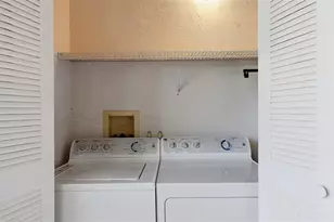 4278 Madeira Ct, Sarasota, FL 34233 - Photo 16