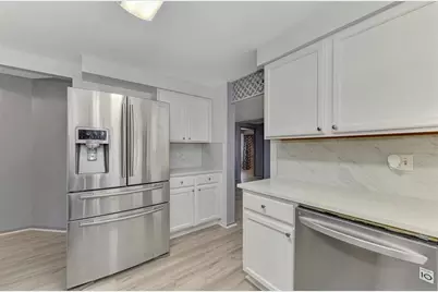 6742 Bowline Drive, Sarasota, FL 34231 - Photo 16