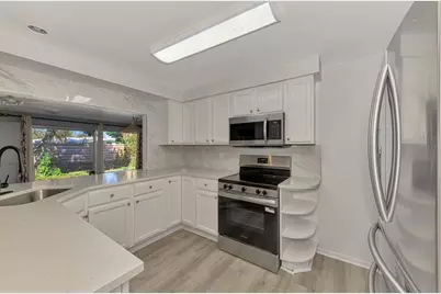 6742 Bowline Drive, Sarasota, FL 34231 - Photo 18