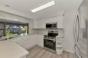 6742 Bowline Dr, Sarasota, FL 34231 - Photo 18