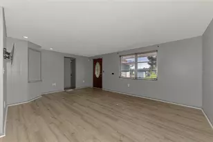 6742 Bowline Dr, Sarasota, FL 34231 - Photo 12