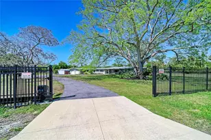 5310 N Tuttle Ave, Sarasota, FL 34234 - Photo 2