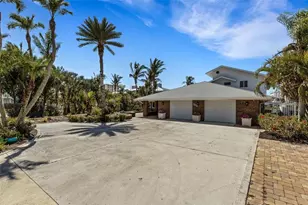 700 El Dorado Dr, Venice, FL 34285 - Photo 4