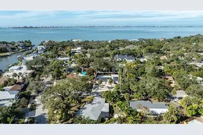 2019 Chippawa Place, Sarasota, FL 34234 - Photo 32