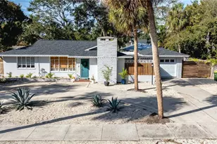 2019 Chippawa Pl, Sarasota, FL 34234 - Photo 10