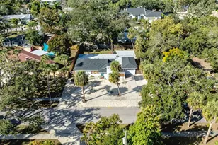 2019 Chippawa Pl, Sarasota, FL 34234 - Photo 2