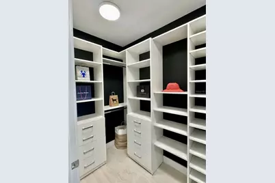 301 Quay Commons #509, Sarasota, FL 34236 - Photo 12