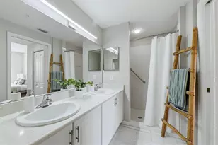 9631 Castle Point Dr, Sarasota, FL 34238 - Photo 32