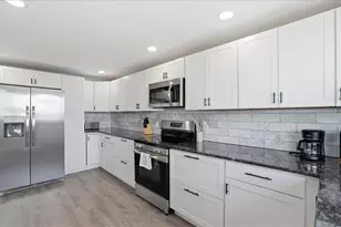 2518 Avenue B, Bradenton Beach, FL 34217 - Photo 56