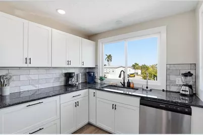 2518 Avenue B, Bradenton Beach, FL 34217 - Photo 18