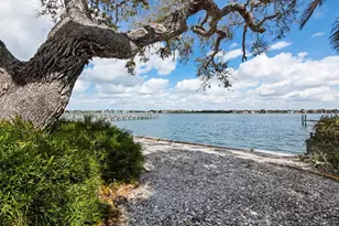 1267 Starboard Ln, Sarasota, FL 34242 - Photo 4