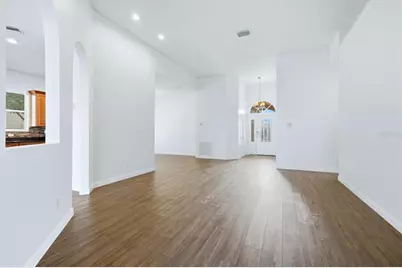 8876 Huntington Pointe Drive, Sarasota, FL 34238 - Photo 6