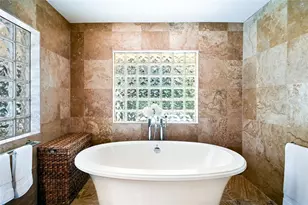 218 Robin Dr, Sarasota, FL 34236 - Photo 24