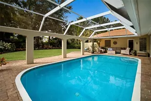 218 Robin Dr, Sarasota, FL 34236 - Photo 32