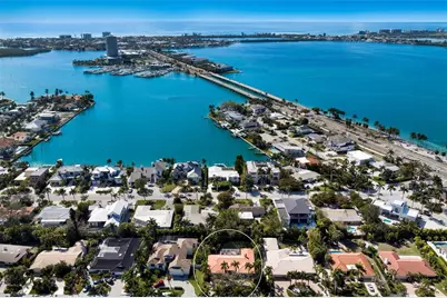 218 Robin Drive, Sarasota, FL 34236 - Photo 4