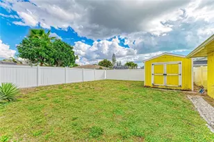 7309 Meadowbrook Dr, Sarasota, FL 34243 - Photo 36