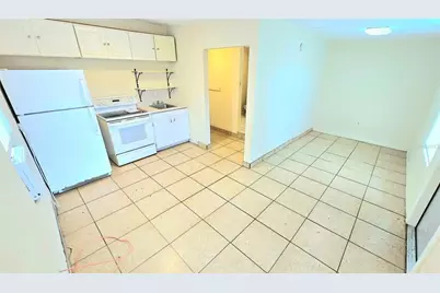 2014 10th Street W #B, Bradenton, FL 34205 - Photo 2