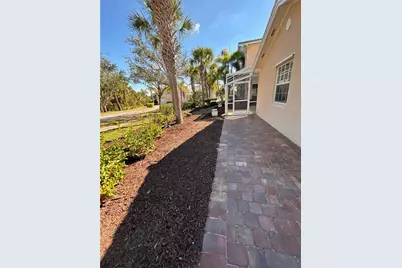 7753 Bergamo Avenue, Sarasota, FL 34238 - Photo 28