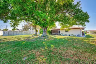 430 Sunnyside Dr, Venice, FL 34293 - Photo 36