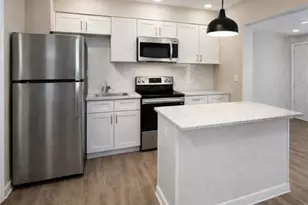 2547 14th Ave S, Saint Petersburg, FL 33712 - Photo 2