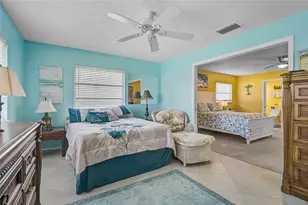 7128 W Country Club Dr N, Sarasota, FL 34243 - Photo 20