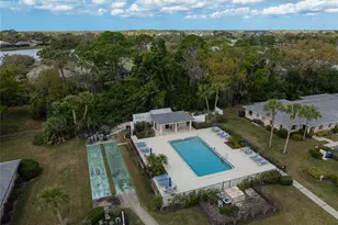 7128 W Country Club Dr N, Sarasota, FL 34243 - Photo 44