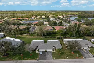 7128 W Country Club Dr N, Sarasota, FL 34243 - Photo 30