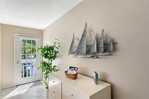 1200 Siesta Bayside Dr, Sarasota, FL 34242 - Photo 8