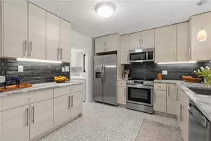 157 Garden Ln, Sarasota, FL 34242 - Photo 22